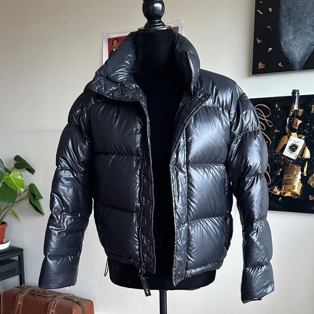 Aritzia black superpuff